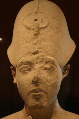 114 Roi Akhenaton 